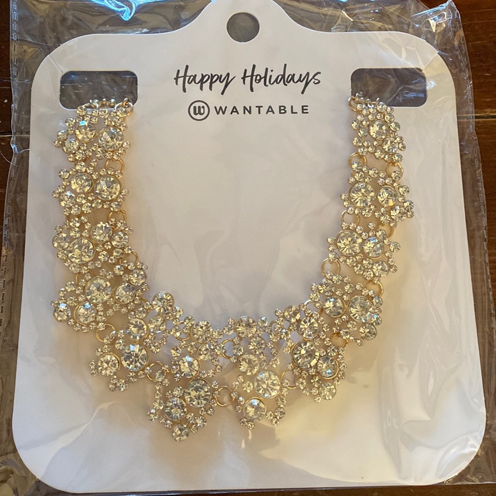 Statement necklace